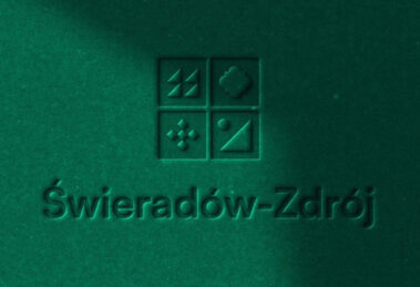 Świeradów-Zdrój ma nowe logo i identyfikację, za którą stoi Cięty Język